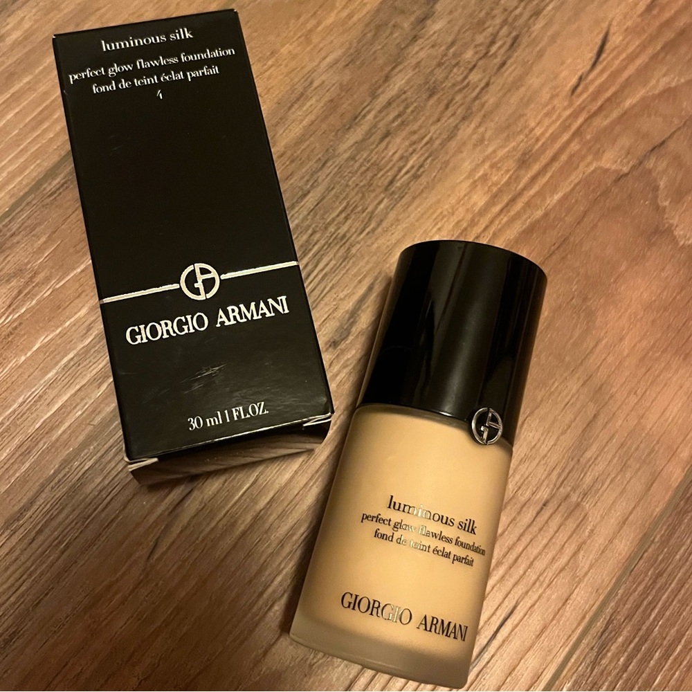 Giorgio Armani Luminous Silk Foundation Shade 4